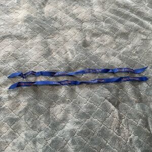 Louis Vuitton Blue‎ Ribbon Set